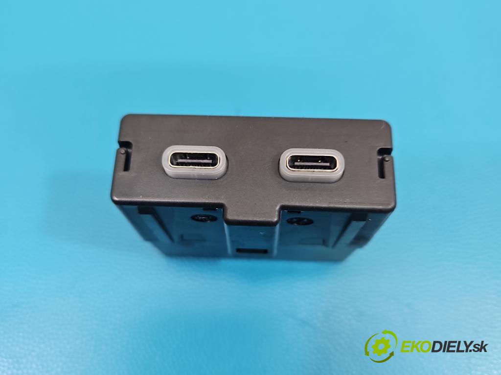 Skoda Kamiq 1.0 TSI 116 hp automatic 85 kW 999 cm3 5- zásuvka USB 3G5035718A