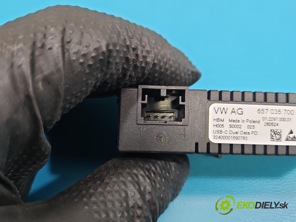 Skoda Kamiq 1.0 TSI 116 hp automatic 85 kW 999 cm3 5- zásuvka USB 657035700