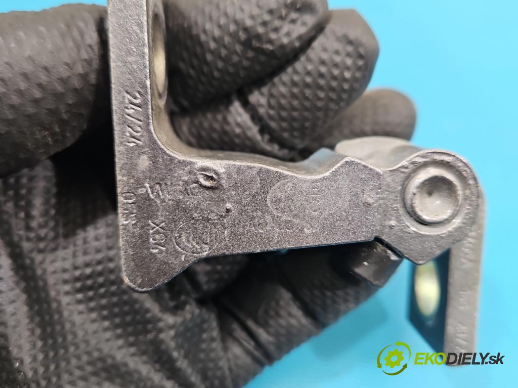 Skoda Kamiq 1.0 TSI 116 hp automatic 85 kW 999 cm3 5- Závěs: dveře přední levý 8X0831403E