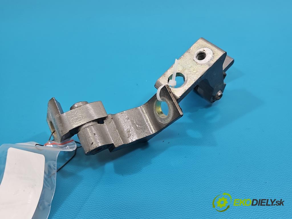 Skoda Kamiq 1.0 TSI 116 hp automatic 85 kW 999 cm3 5- Závěs: dveře přední pravý 8X0831404E