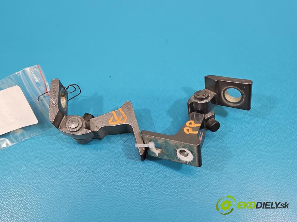 Skoda Kamiq 1.0 TSI 116 hp automatic 85 kW 999 cm3 5- Závěs: dveře přední pravý 8X0831404E