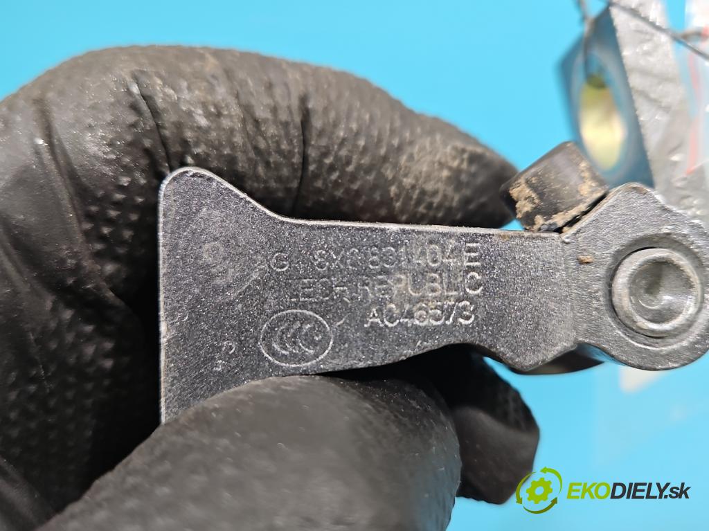 Skoda Kamiq 1.0 TSI 116 hp automatic 85 kW 999 cm3 5- Závěs: dveře přední pravý 8X0831404E