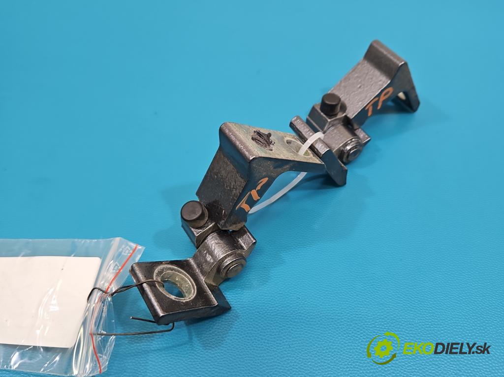 Skoda Kamiq 1.0 TSI 116 hp automatic 85 kW 999 cm3 5- Závěs: dveře zadní pravý 8X0831404E