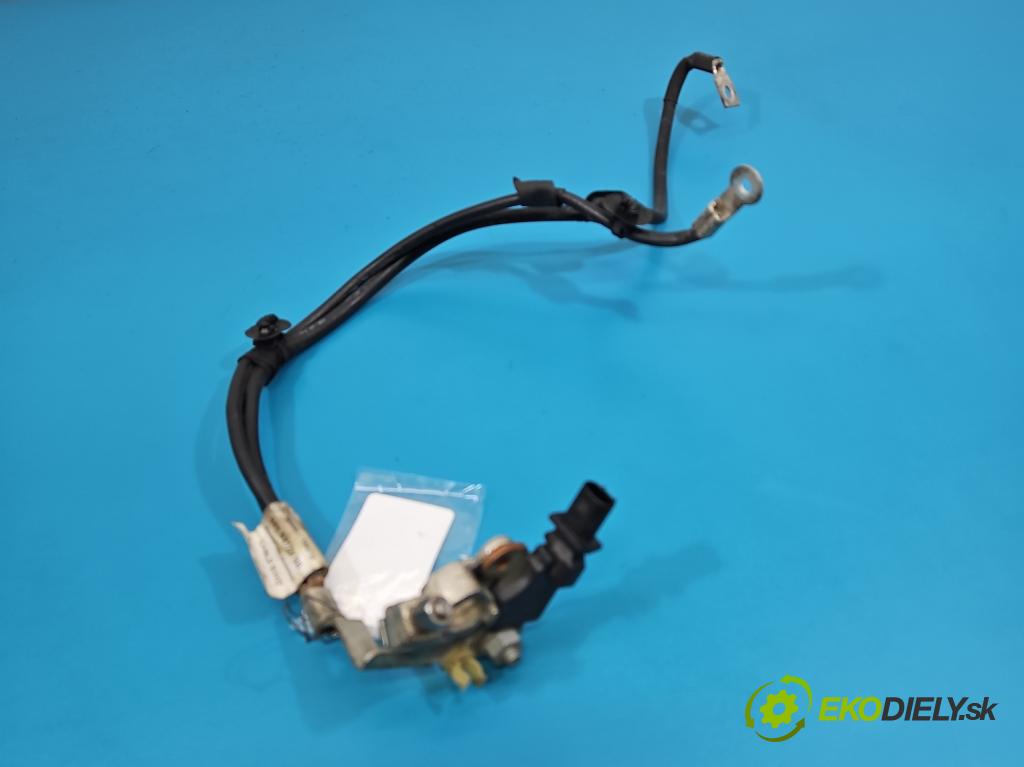 Peugeot 308 II 2013-2021 1.2 12V 110 HP manual 81 kW 1199 cm3 5- kontakt mínus: 9814653780