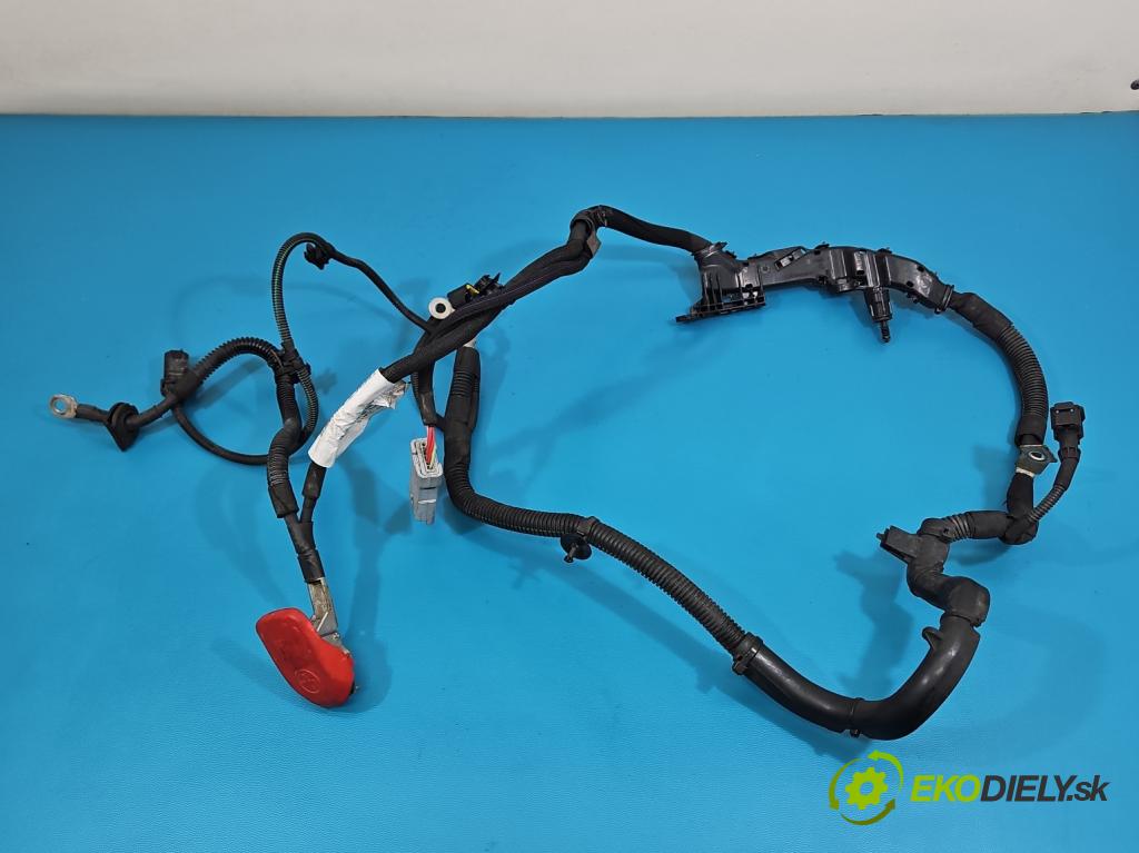 Peugeot 308 II 2013-2021 1.2 12V 110 HP manual 81 kW 1199 cm3 5- kontakt plusová 9821499780