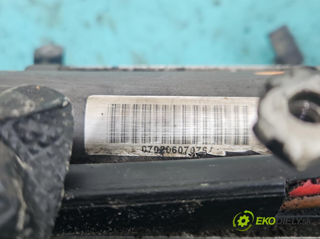 Seat Leon II 2005-2012 2.0 tdi 140 HP manual 103 kW 1968 cm3 5- Ozubené kolo: volant