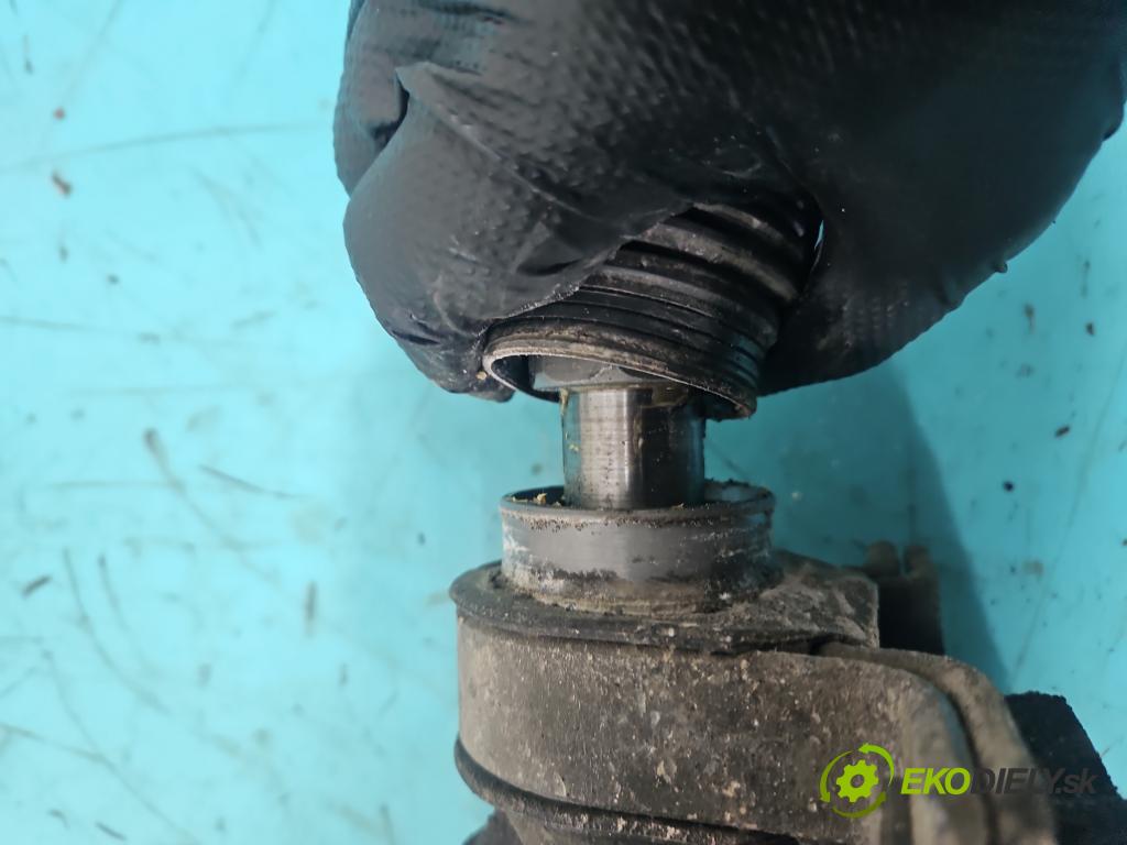 Seat Leon II 2005-2012 2.0 tdi 140 HP manual 103 kW 1968 cm3 5- Ozubené kolo: volant