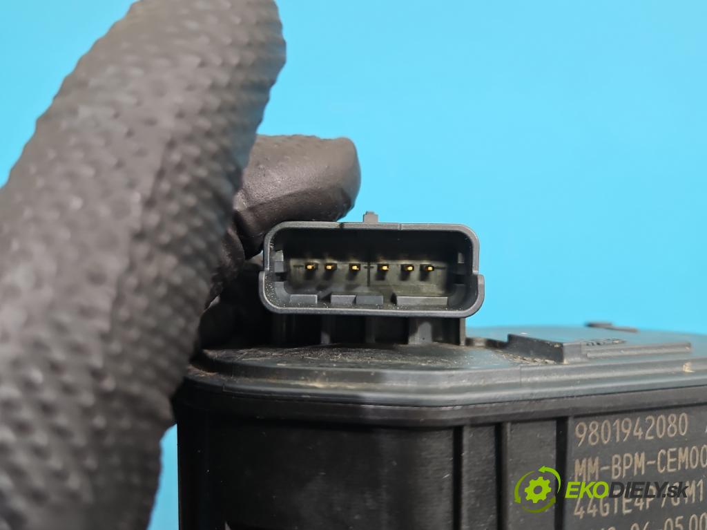 Peugeot 308 II 2013-2021 1.2 12V 110 HP manual 81 kW 1199 cm3 5- klapka 9801942080 (Škrtiaca klapka)