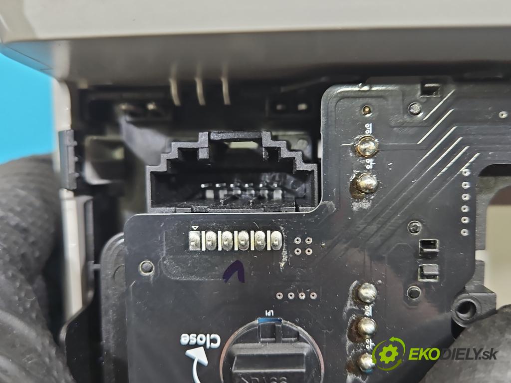 Vw Tiguan II 2016-2024 1.5 TSI 150 HP automatic 110 kW 1498 cm3 5- svetlo / reflektor interiéra 5Q0951172