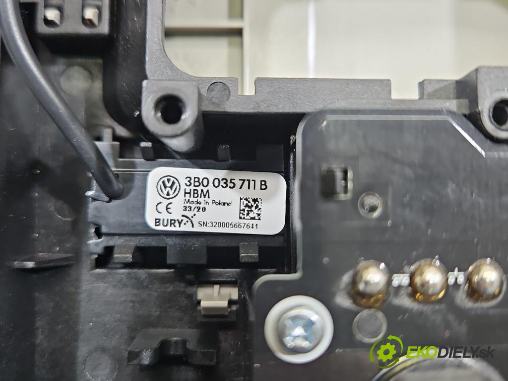 Vw Tiguan II 2016-2024 1.5 TSI 150 HP automatic 110 kW 1498 cm3 5- svetlo / reflektor interiéra 5Q0951172