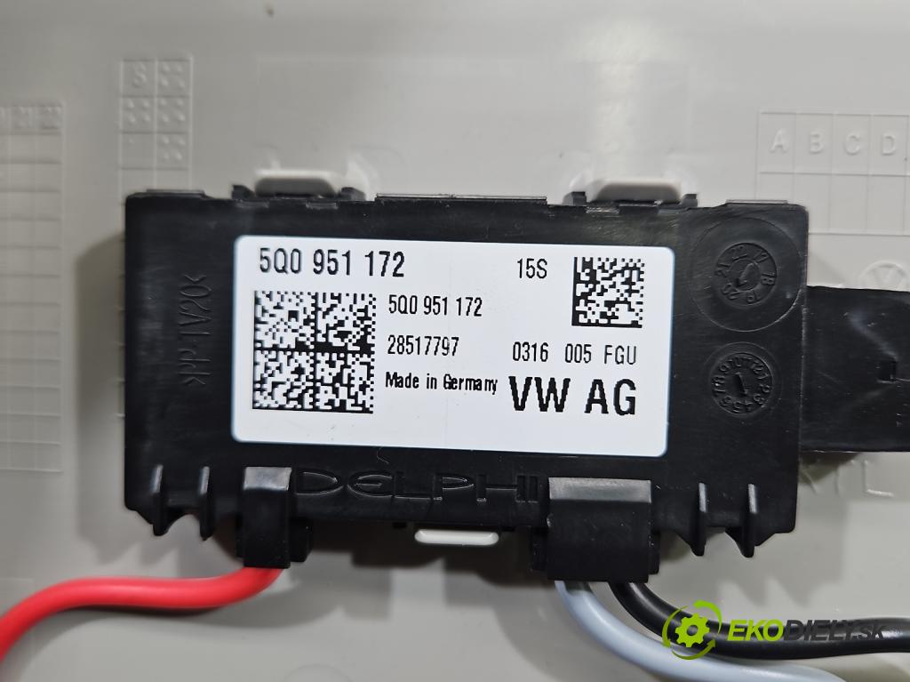 Vw Tiguan II 2016-2024 1.5 TSI 150 HP automatic 110 kW 1498 cm3 5- svetlo / reflektor interiéra 5Q0951172