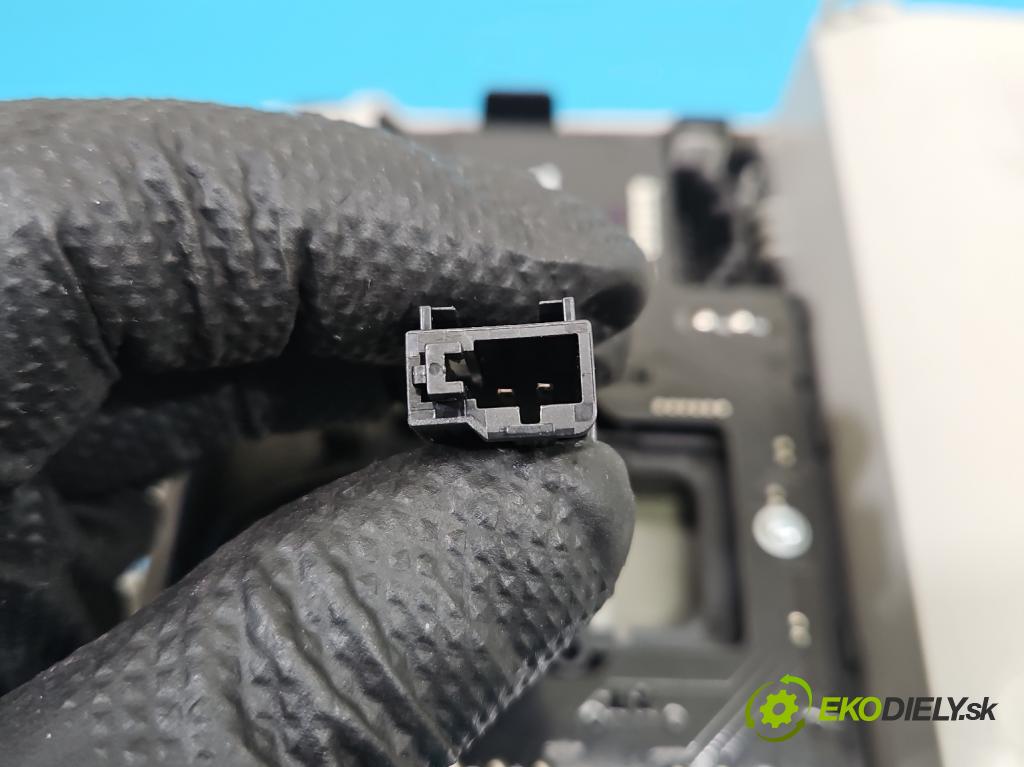 Vw Tiguan II 2016-2024 1.5 TSI 150 HP automatic 110 kW 1498 cm3 5- svetlo / reflektor interiéra 5Q0951172