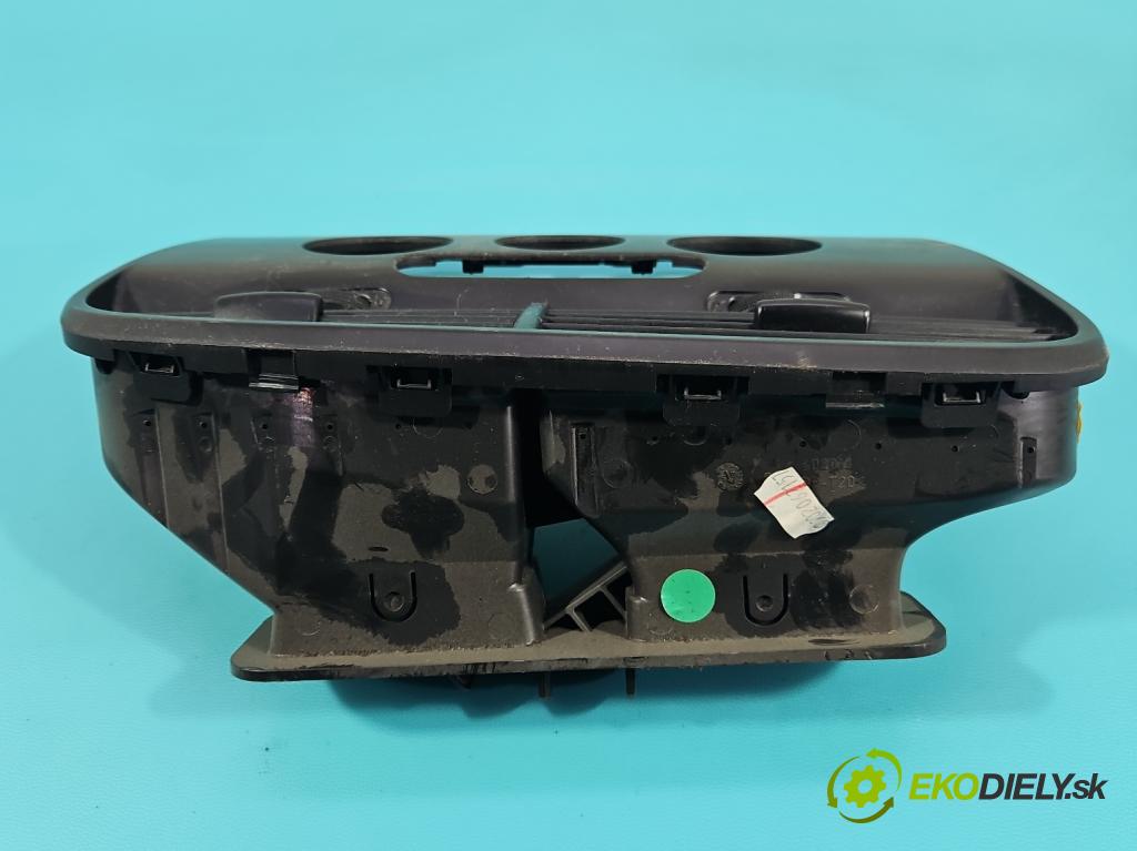 Seat Altea 1.6b 102 HP manual 75 kW 1595 cm3 5- Mřížka: kúrenia stredová 5P1819110F (Mriežka kúrenia (fukár))