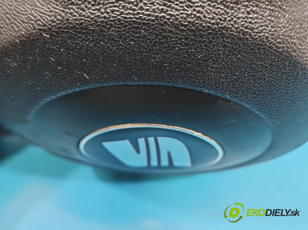 Seat Altea 1.6b 102 HP manual 75 kW 1595 cm3 5- airbag vzduch: Řidiči:  (Airbag)