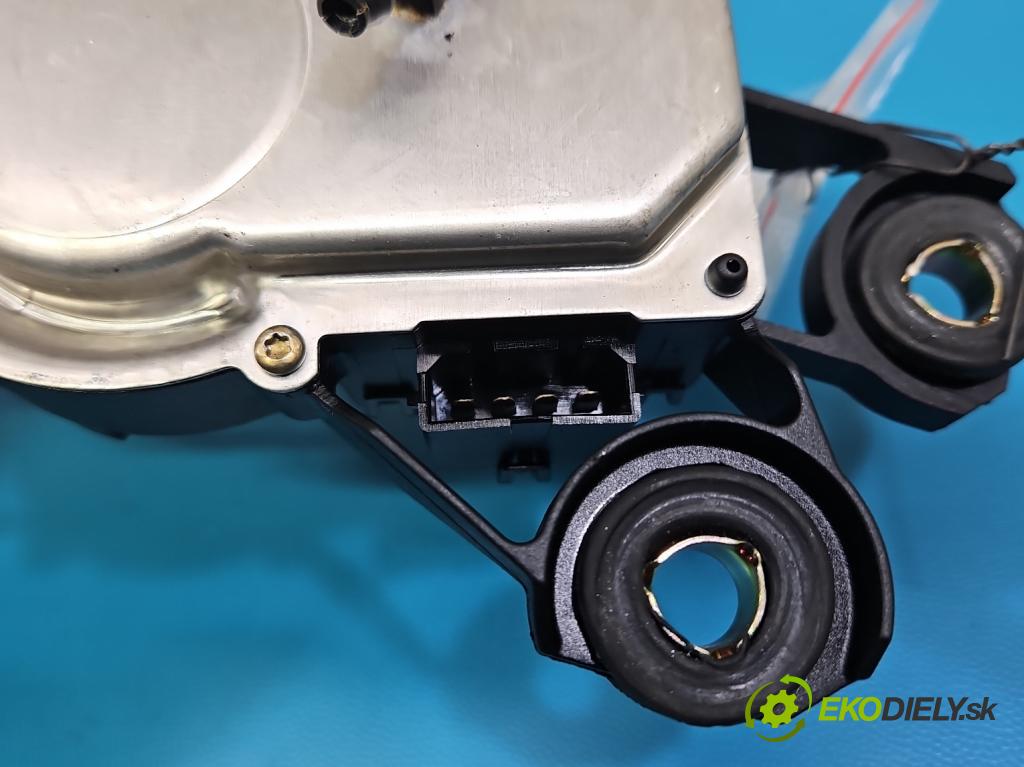 Seat Altea 1.6b 102 HP manual 75 kW 1595 cm3 5- motor stieračov zadné 5P0955711B