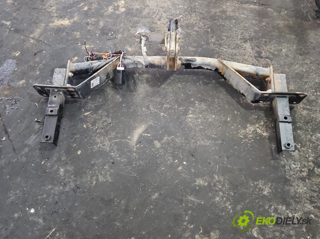 Opel Meriva B 2010-2017 1.4 16V 101 hp manual 74 kW 1398 cm3 5- oko tažné  (Tažné zařízení)