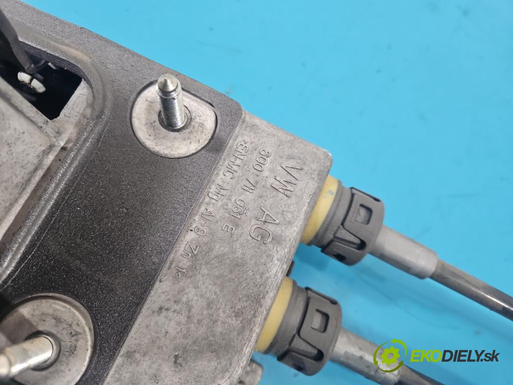 Skoda Fabia III 2014- 2021 1.0 TSI 95 hp manual 70 kW 999 cm3 5- kulisa změny stupňová 6C0711049F (Řadicí páka (kulisa) )