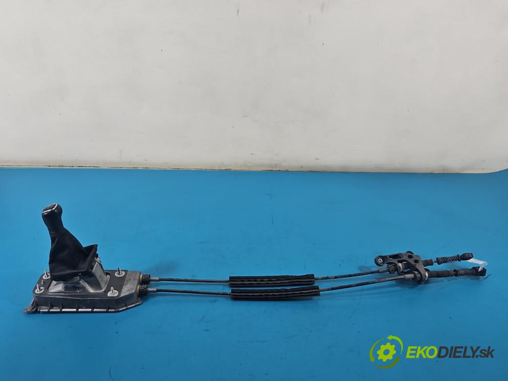 Skoda Fabia III 2014- 2021 1.0 TSI 95 hp manual 70 kW 999 cm3 5- kulisa změny stupňová 6C0711049F (Řadicí páka (kulisa) )