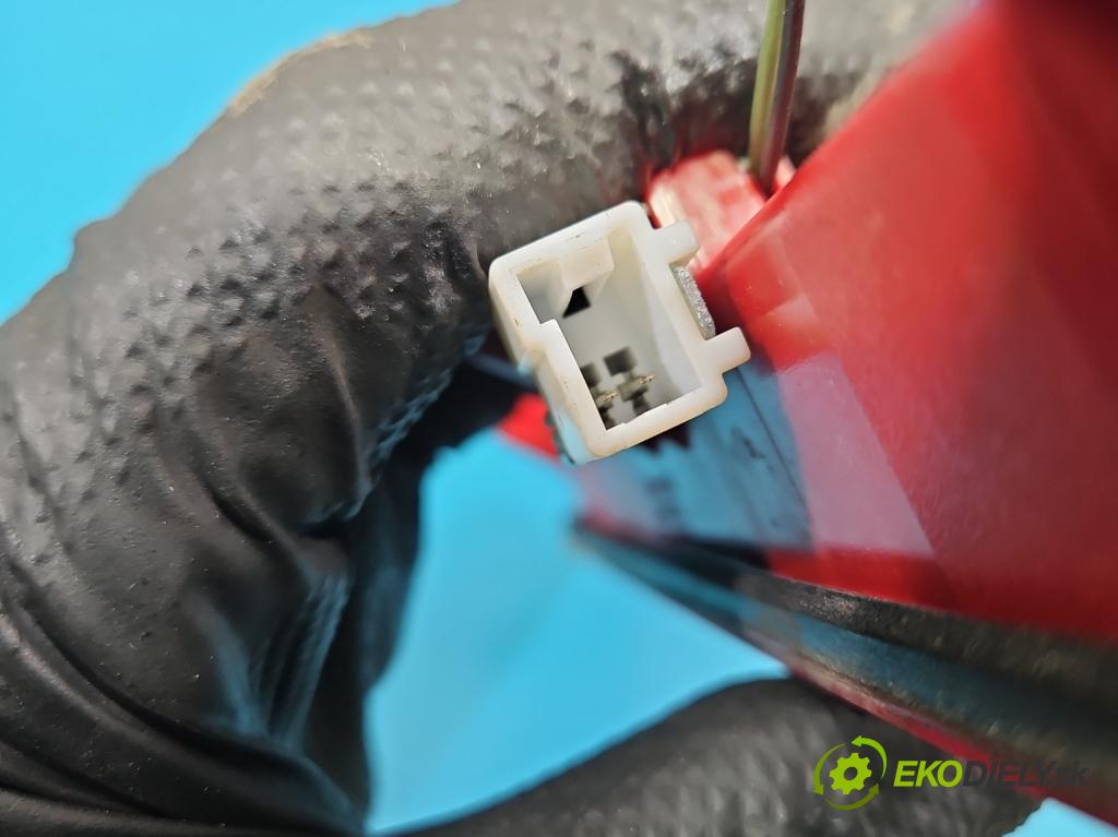 Kia Ceed I 2006-2012 1.6 crdi 114 hp automatic 84 kW 1582 cm3 5- světlo: 92701-1H3