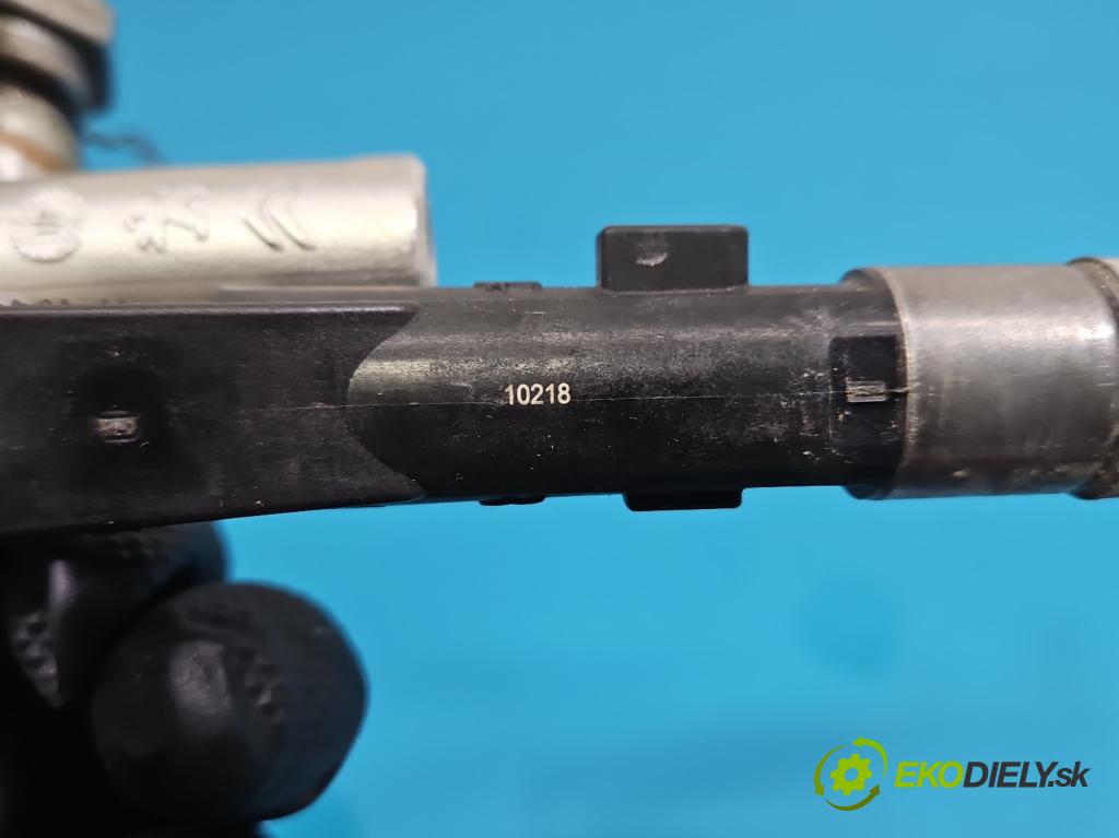 Peugeot 2008 I 2013-2019 1.2 12V 131 HP manual 96 kW 1199 cm3 5- vstrek 9822715980 (Vstrekovač paliva)