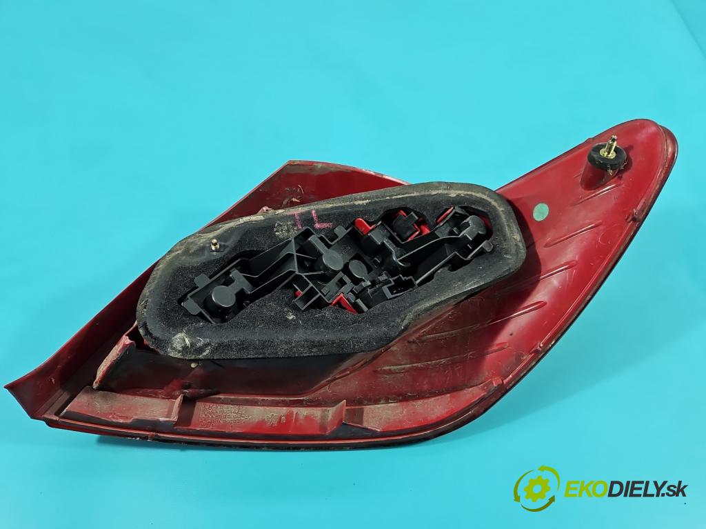 Peugeot 307 1.6 hdi 90 HP manual 66.2 kW 1560 cm3 5- svetlo / reflektor zadné ľavé 557676B (Kľučka dverí ostatné)