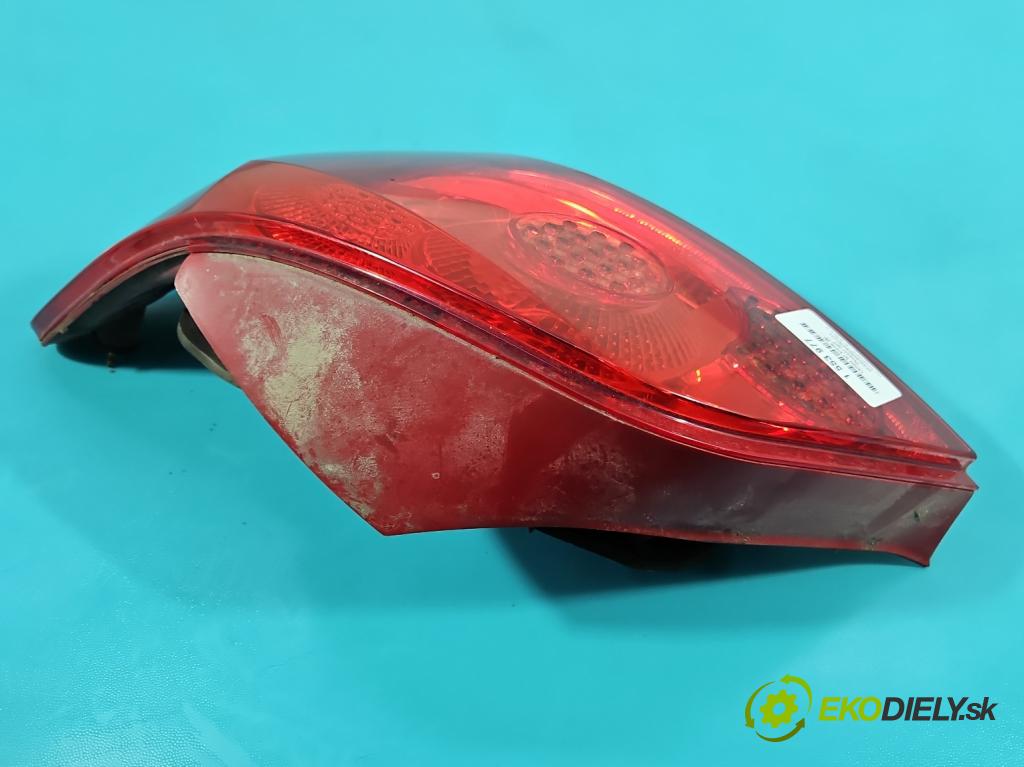 Peugeot 307 1.6 hdi 90 HP manual 66.2 kW 1560 cm3 5- svetlo / reflektor zadné pravé 557674B (Kľučka dverí ostatné)