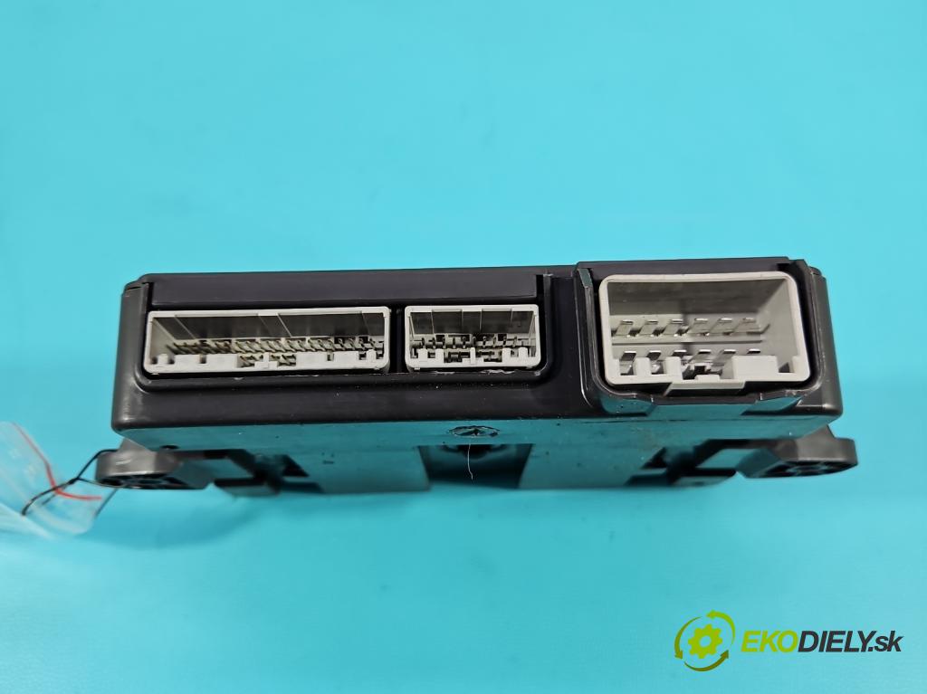 Jaguar XF II X260 2015- 3.0 V6 340KM: automatic 250 kW 2995 cm3 4- riadiaca jednotka ostatné FK72-19H440-BE