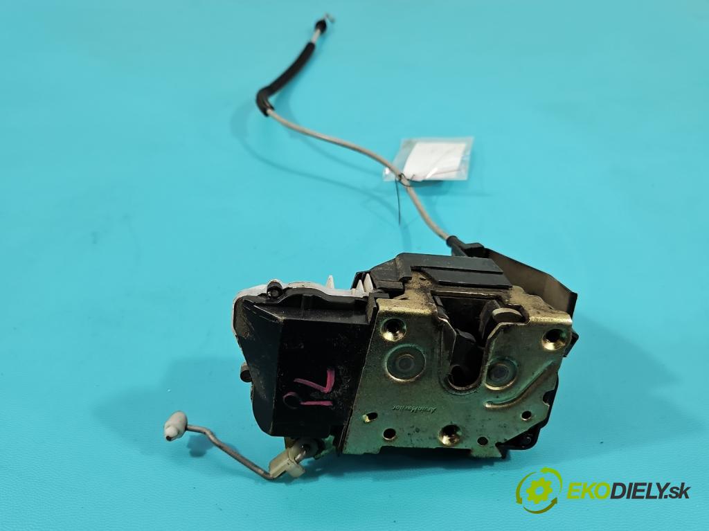 Peugeot 307 1.6 hdi 90 HP manual 66.2 kW 1560 cm3 5- zámok predné ľavý 