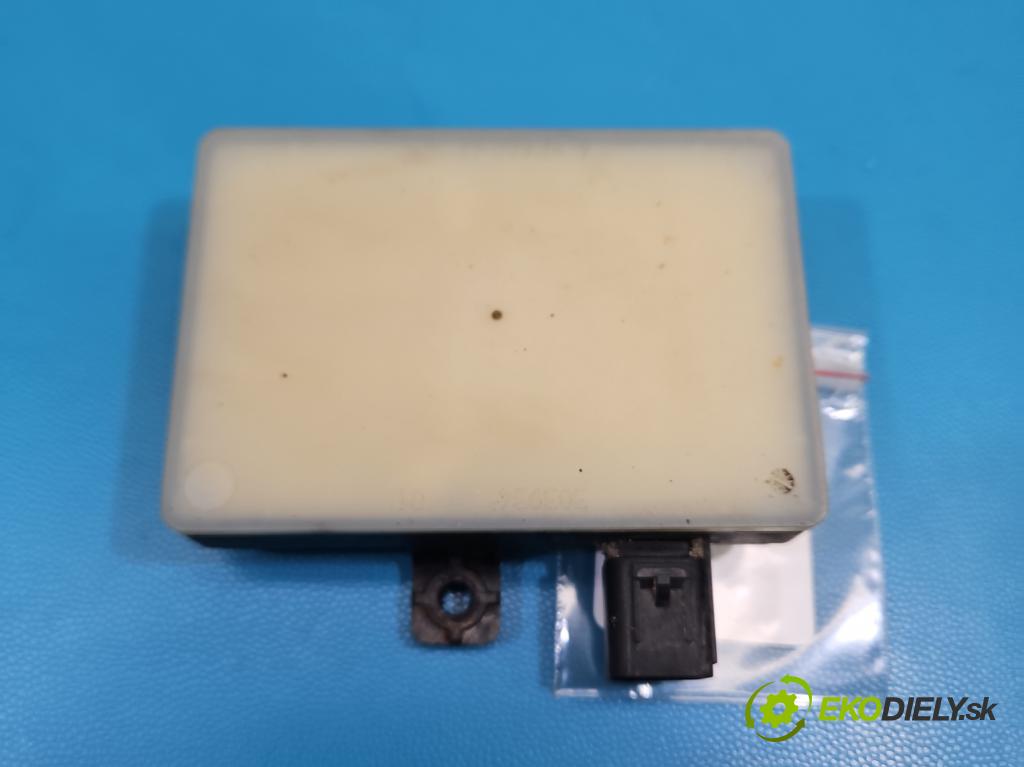 Jaguar XF II X260 2015- 3.0 V6 340KM: automatic 250 kW 2995 cm3 4- riadiaca jednotka ostatné FW93-14F152-BD