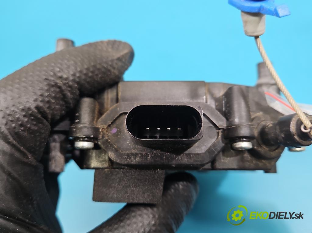 Jaguar XF II X260 2015- 3.0 V6 340KM: automatic 250 kW 2995 cm3 4- zámok zadné pravý C39814-100