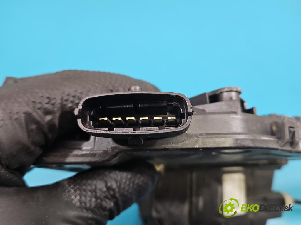 Jaguar XF II X260 2015- 3.0 V6 340KM: automatic 250 kW 2995 cm3 4- zámok predné ľavý GX63-203A29-CC