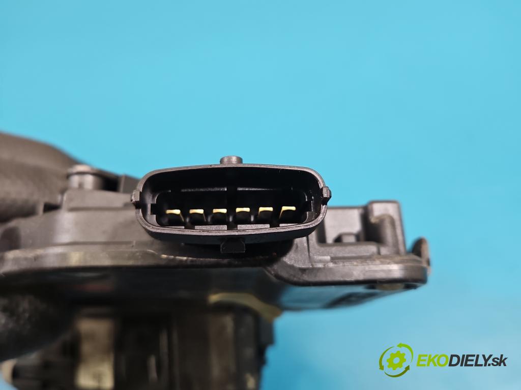 Jaguar XF II X260 2015- 3.0 V6 340KM: automatic 250 kW 2995 cm3 4- zámok predné pravý GX63-203A28-LC