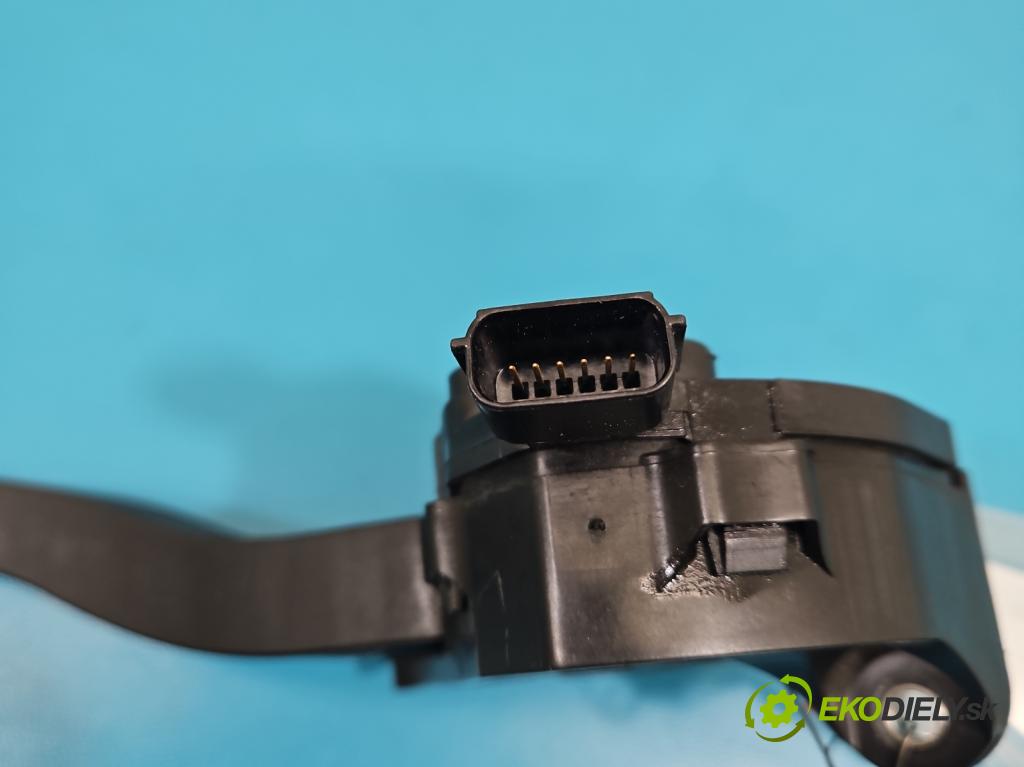 Jaguar XF II X260 2015- 3.0 V6 340KM: automatic 250 kW 2995 cm3 4- pedal plyn potenciometr: GX73-9F836-AA