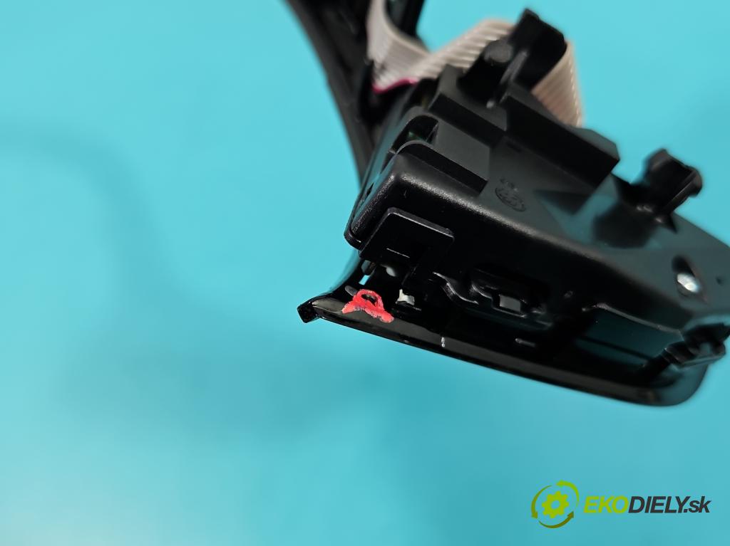 Skoda Fabia III 2014- 2021 1.0 TSI 95 HP manual 70 kW 999 cm3 5- prepínač multifunkční: řízení: 3V0919719E (Prepínacie páčky pod volantom)