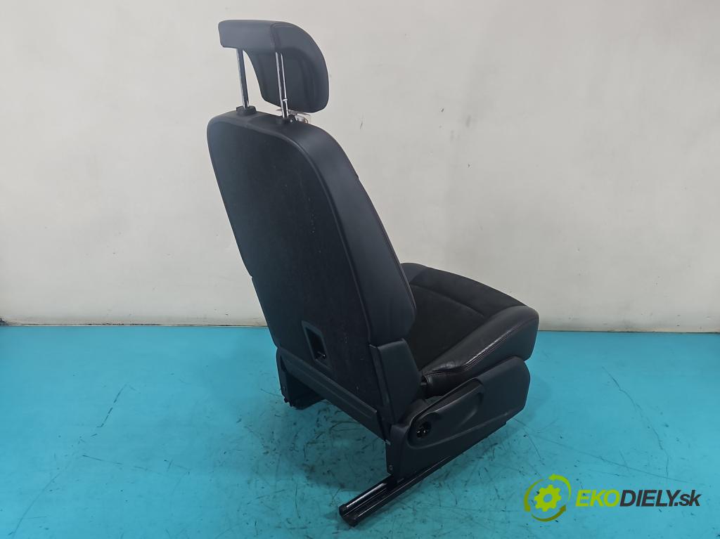 Ford S-max I 2006-2015 2.2 tdci 175 HP manual 129 kW 2179 cm3 5- Sedačka zadné pravý II