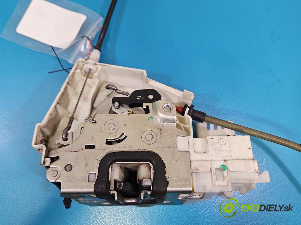 Mercedes A W169 2004-2012 2.0 cdi 140 hp manual 103 kW 1991 cm3 5- zámek zadní pravý 1697302235