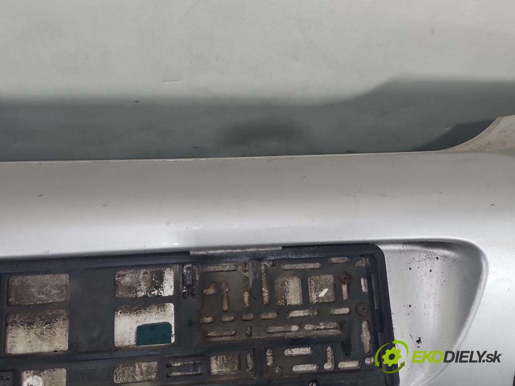 Peugeot 307 1.6 hdi 90 HP manual 66.2 kW 1560 cm3 5- nárazník zadné  (Kľučka dverí ostatné)