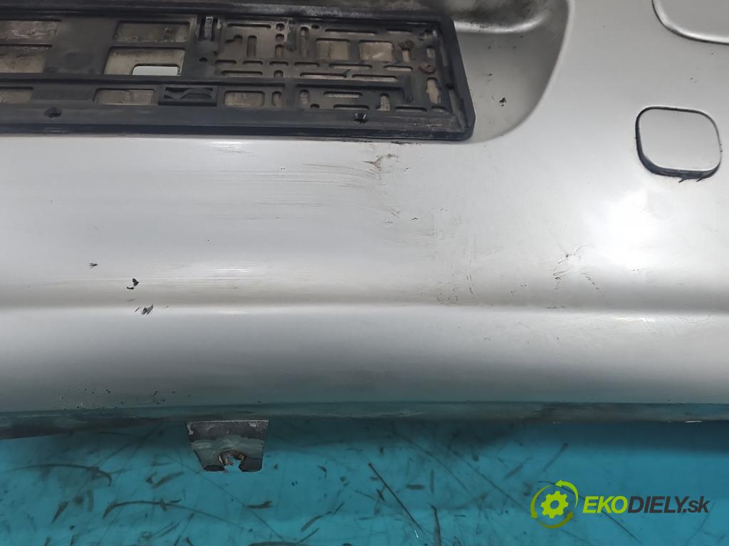 Peugeot 307 1.6 hdi 90 HP manual 66.2 kW 1560 cm3 5- nárazník zadné  (Kľučka dverí ostatné)