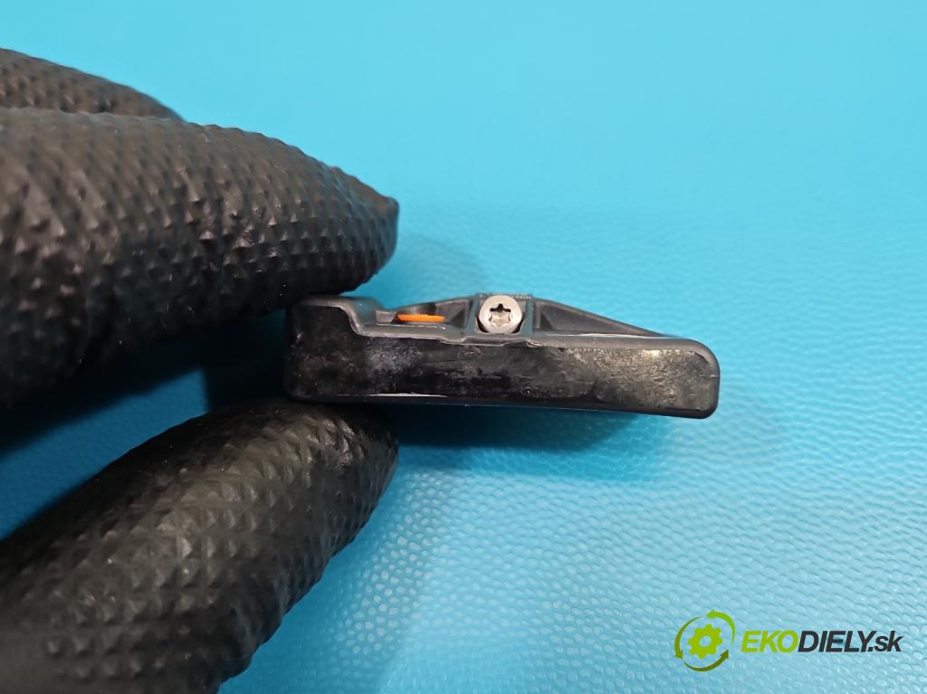 Toyota Auris II 2012-2018 1.8 hybrid 99 HP automatic 73 kW 1798 cm3 5- snímač tlak: pneumatika D729C669 (Snímač tlaku v pneumatike)