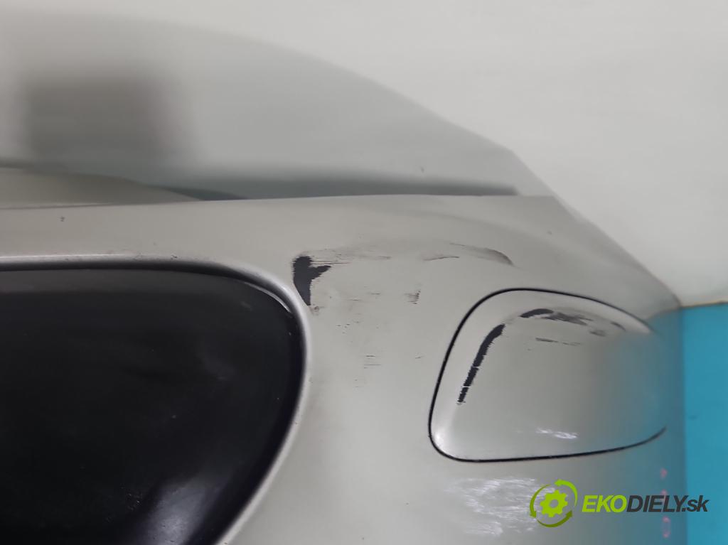 Peugeot 307 1.6 hdi 90 HP manual 66.2 kW 1560 cm3 5- nárazník predné  (Kľučka dverí ostatné)