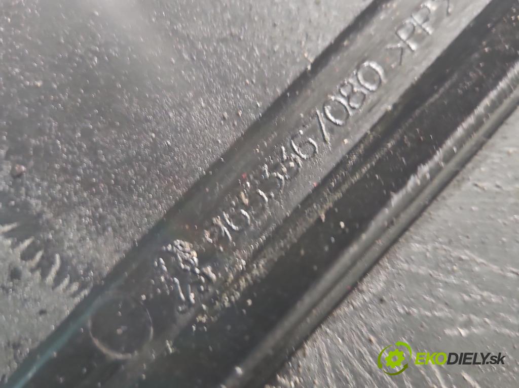 Peugeot 307 1.6 hdi 90 HP manual 66.2 kW 1560 cm3 5- nárazník predné  (Kľučka dverí ostatné)