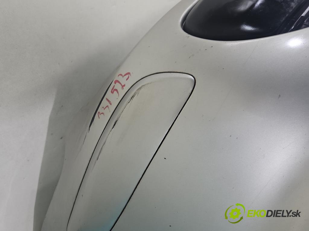 Peugeot 307 1.6 hdi 90 HP manual 66.2 kW 1560 cm3 5- nárazník predné  (Kľučka dverí ostatné)