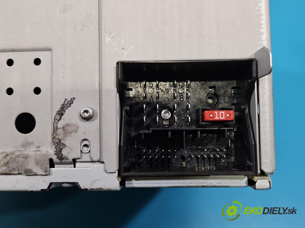 Seat Ibiza IV 6J 2008-2017 1.4 16V 86 HP manual 63 kW 1390 cm3 3- Radio originál 6J0035153B