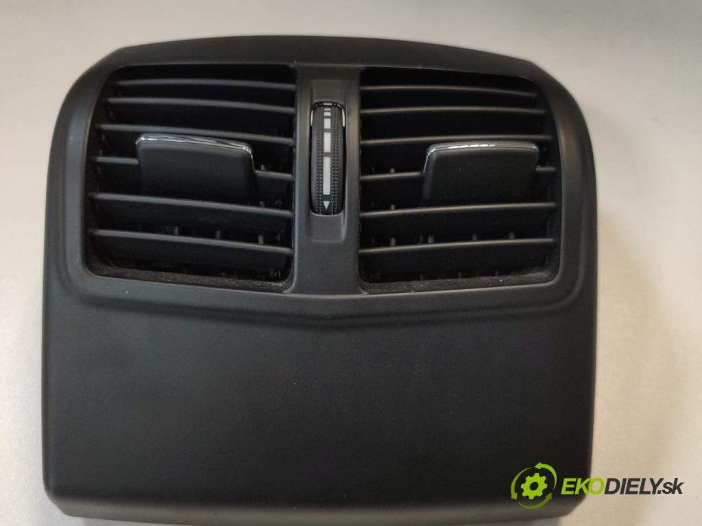 Mercedes E W212 2009-2016 2.2 CDI 136 HP automatic 100 kW 2143 cm3 4- Mřížka: kúrenia ostatné 