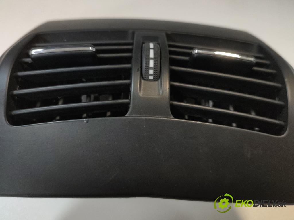 Mercedes E W212 2009-2016 2.2 CDI 136 HP automatic 100 kW 2143 cm3 4- Mřížka: kúrenia ostatné