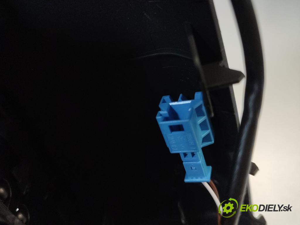 Mercedes E W212 2009-2016 2.2 CDI 136 HP automatic 100 kW 2143 cm3 4- Mřížka: kúrenia ostatné