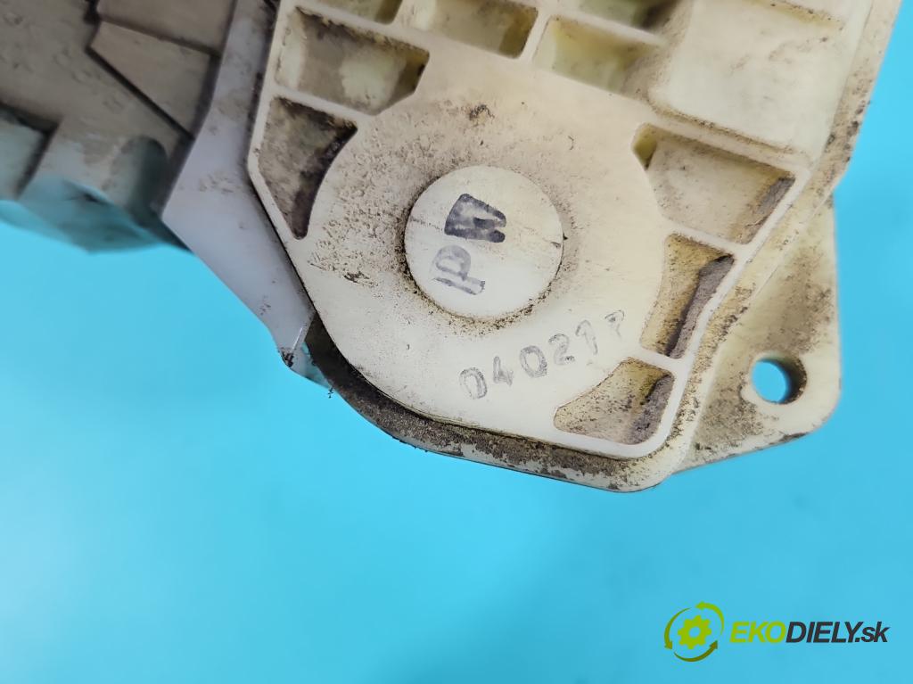 Honda Civic VII 2000-2006 1.4 16V 90 hp manual 66 kW 1396 cm3 5- zámek zadní pravý