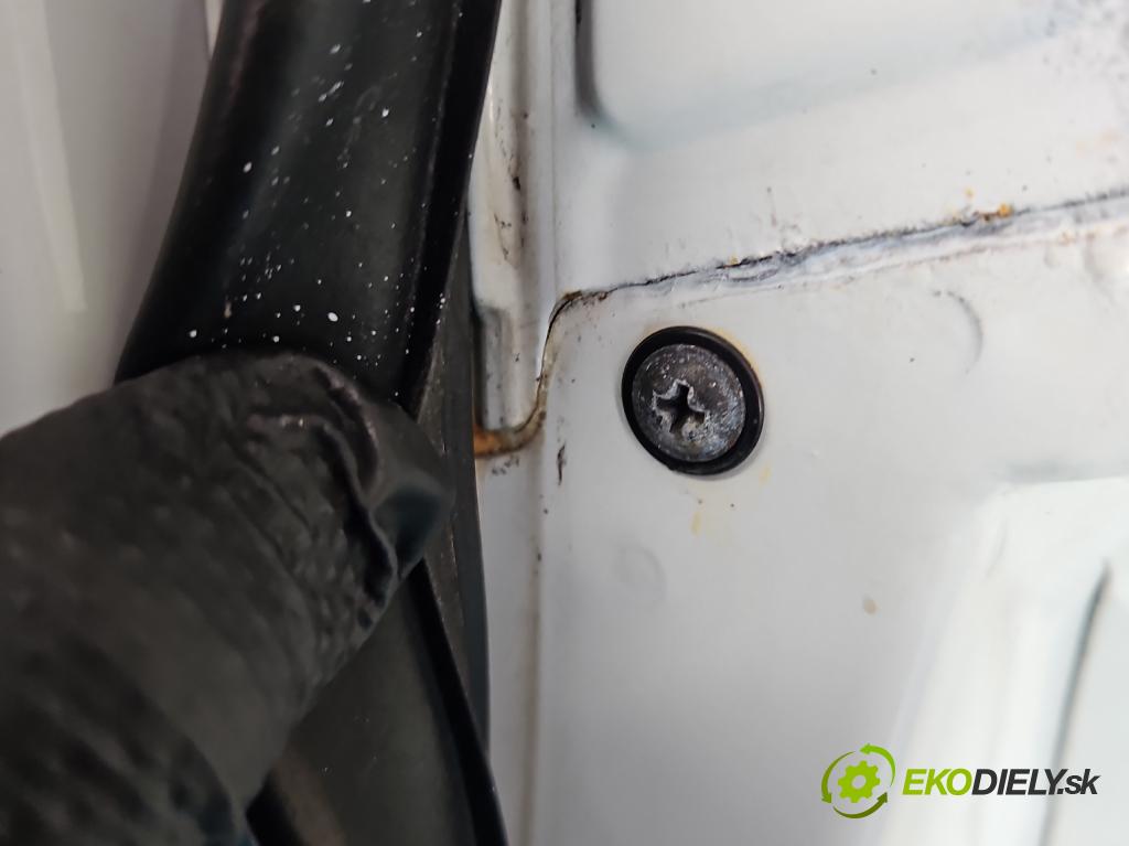 Kia Sportage III 2010-2015 2.0 crdi 136 HP automatic 100 kW 1995 cm3 5- dvere zadné pravé  (Kľučka dverí ostatné)