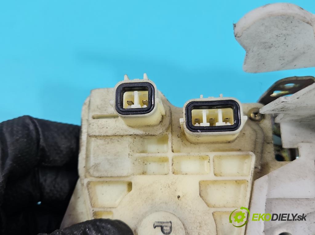 Honda Civic VII 2000-2006 1.4 16V 90 HP manual 66 kW 1396 cm3 5- zámok predné ľavý