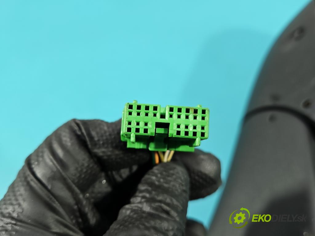 Volvo C30 1.6 hdi 109 HP manual 80 kW 1560 cm3 3- zrkadlo ľavé  (Kľučka dverí ostatné)